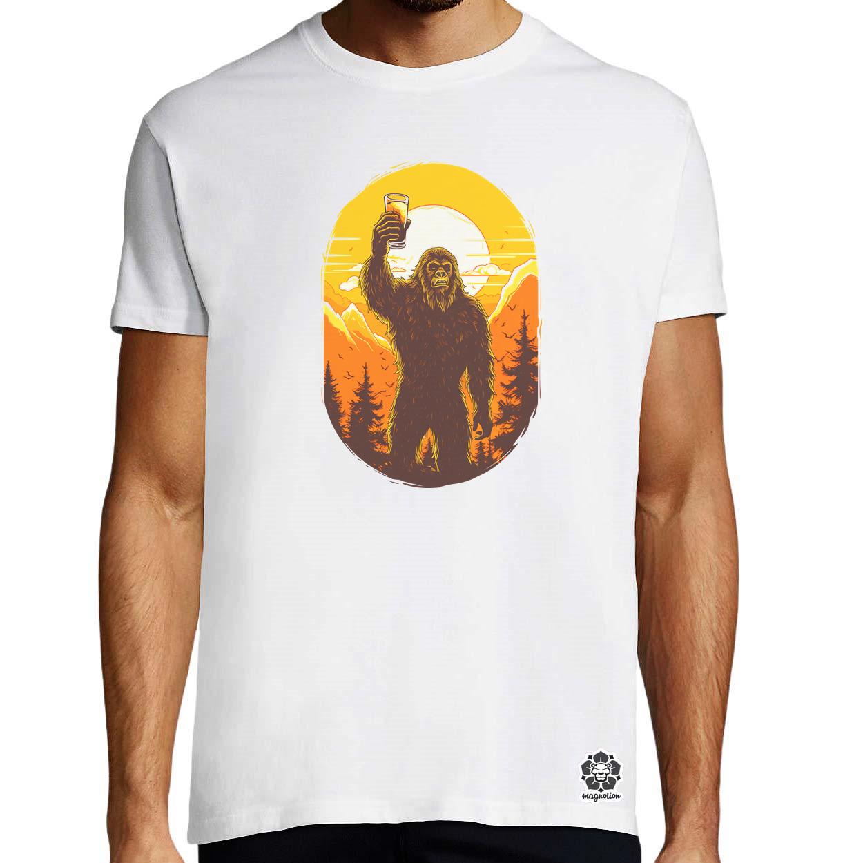 Bigfoot sörrel v1 egyedi póló 