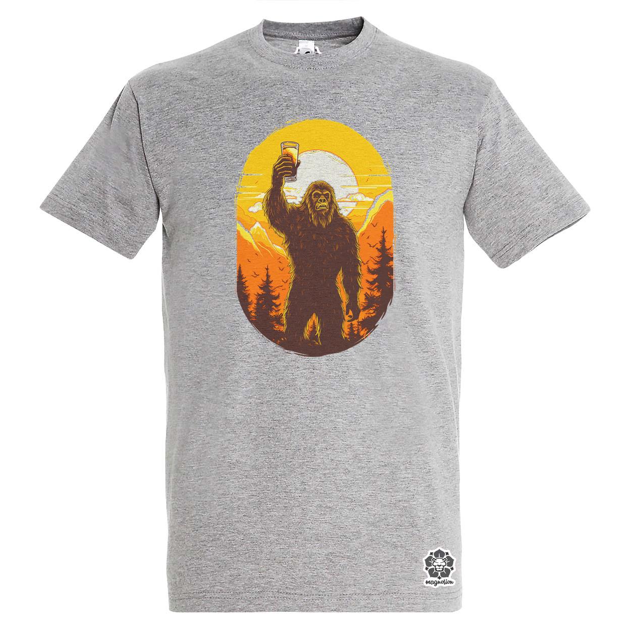 Bigfoot sörrel v1 egyedi póló 