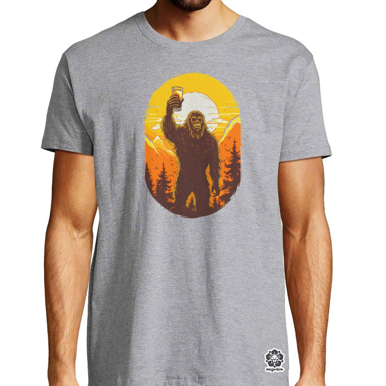 Bigfoot sörrel v1 egyedi póló 