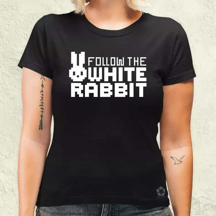 Follow the White Rabbit női póló
