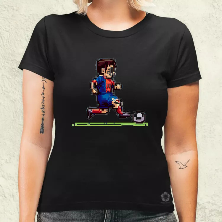 Messi labdával pixelart női póló
