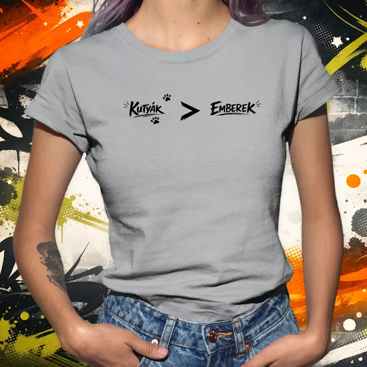 Kutyák és emberek fekete női póló