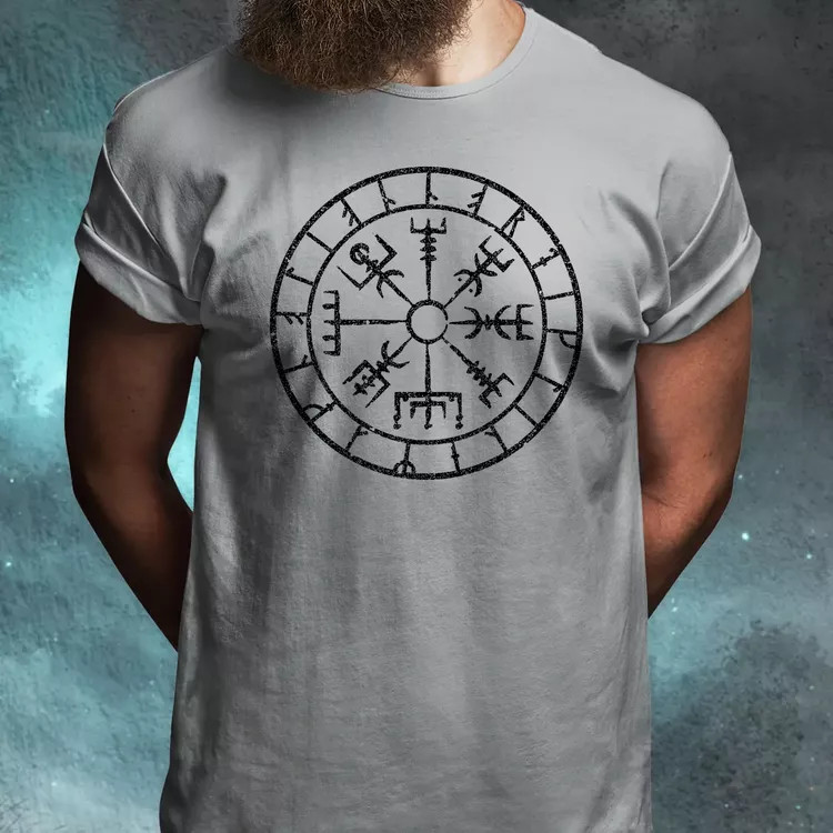 Vegvísir fekete férfi póló