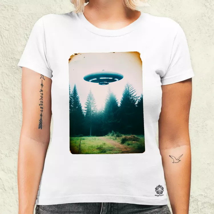 Ritka polaroid kép UFO-ról v1 női póló