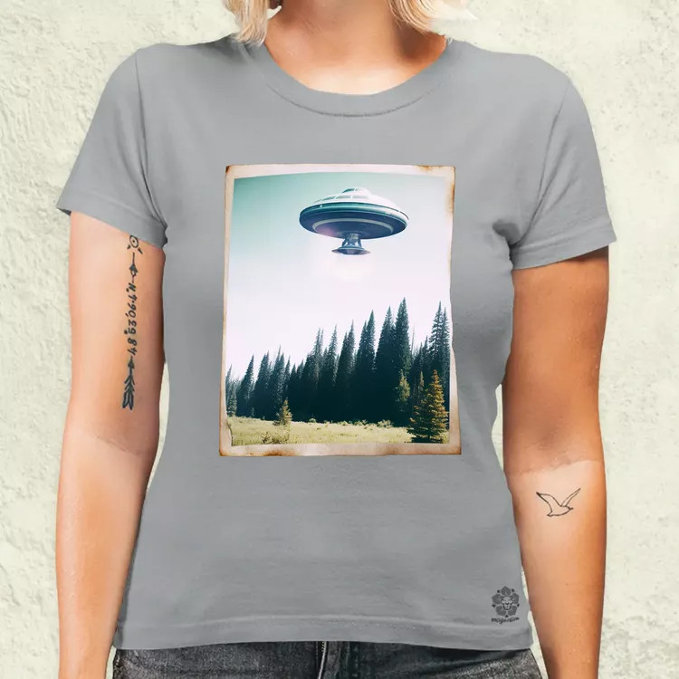 Ritka polaroid kép UFO-ról v2 női póló