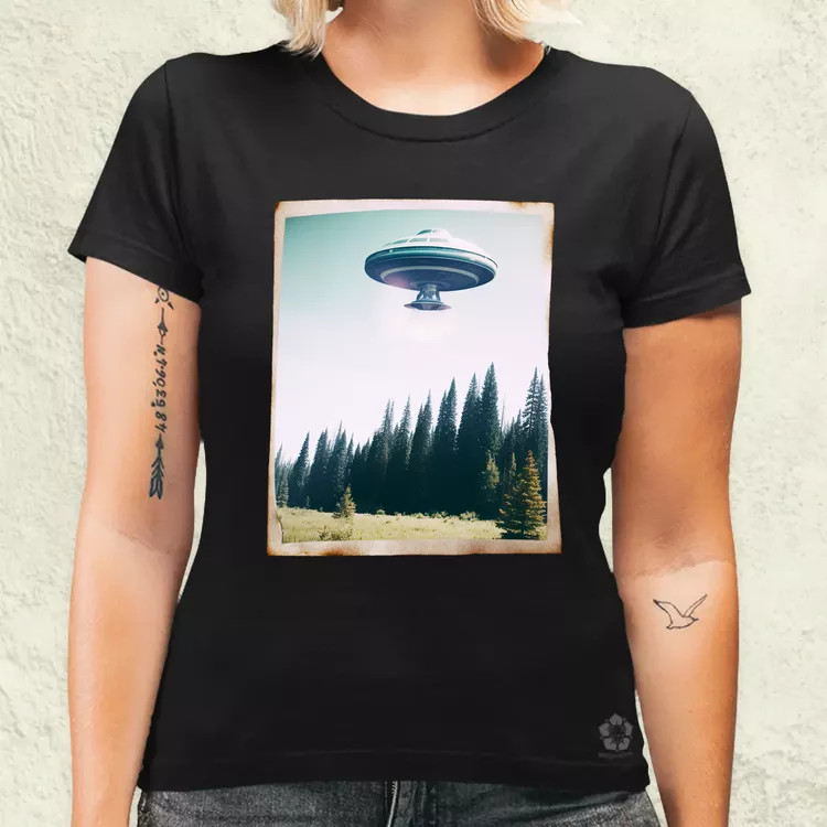 Ritka polaroid kép UFO-ról v2 női póló